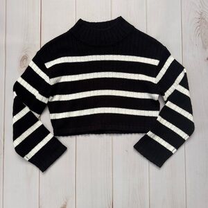 H&M Black and White Cropped Sweater